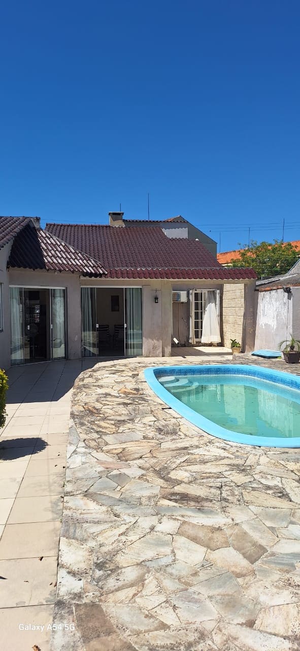 Casa na Rua Rafael Pinto Bandeira 